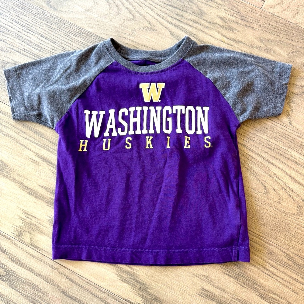 WA Huskies Raglan Tee